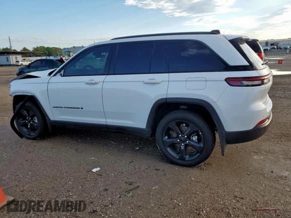 ✅ 2025 Jeep Grand Cherokee Limited • VIN: 1C4RJGBG6SC284338 • Lot: 84233195. Wystawiony na Copart z przebiegiem 15 142 mil. Bezpłatny archiwum sprzedaży aukcyjnych z USA i szczegółowy raport historii pojazdu na DreamBid. Zdjęcie 2.