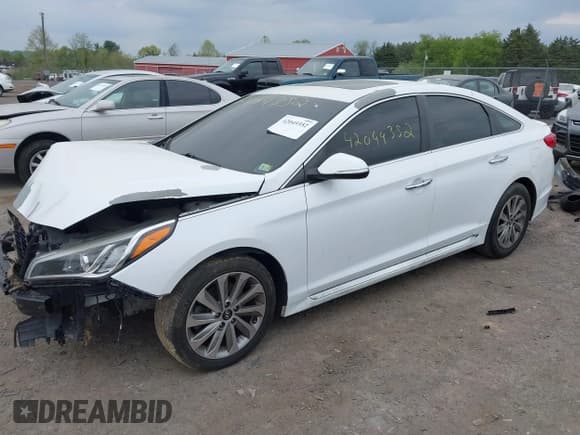 ✅ 2017 Hyundai Sonata Limited • VIN: 5NPE34AF3HH462087 • Lot: 42049352. Listed on IAAI with 172,609 mi. Free auction sales archive from the USA and detailed vehicle history report at DreamBid. Image 16.