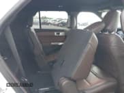 ✅ 2023 Ford Explorer King Ranch • VIN: 1FM5K7LC7PGA12707 • Lot: 42301557. Wystawiony na IAAI z przebiegiem 31 897 mil. Bezpłatny archiwum sprzedaży aukcyjnych z USA i szczegółowy raport historii pojazdu na DreamBid. Zdjęcie 8.