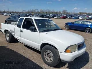 ✅ 2003 GMC Sonoma SLS • VIN: 1GTCS19X238207511 • Lot: 42033133. Wystawiony na IAAI z przebiegiem 310 413 mil. Bezpłatny archiwum sprzedaży aukcyjnych z USA i szczegółowy raport historii pojazdu na DreamBid. Zdjęcie 1.