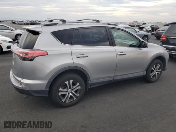 ✅ 2017 Toyota RAV4 LE • VIN: 2T3ZFREV4HW342945 • Лот: 85431185. Опубликован ранее на Copart с пробегом 104 769 миль. Бесплатный доступ к архиву аукционных продаж из США и подробный отчёт об истории автомобиля на DreamBid. Изображение 3.