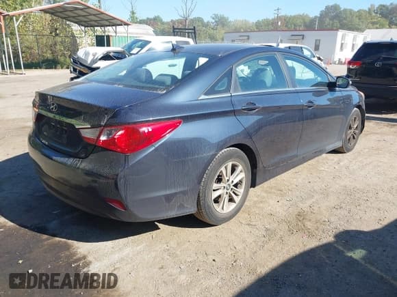 ✅ 2014 Hyundai Sonata GLS • VIN: 5NPEB4AC0EH869627 • Lot: 43363810. Listed on IAAI with 87,961 mi. Free auction sales archive from the USA and detailed vehicle history report at DreamBid. Image 4.