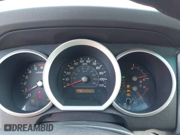 ✅ 2006 Toyota 4Runner SR5 • VIN: JTEZU14R260070050 • Lot: 43282870. Listed on IAAI with 204,244 mi. Free auction sales archive from the USA and detailed vehicle history report at DreamBid. Image 7.
