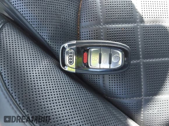 ✅ 2016 Audi S8 Plus • VIN: WUAJ5AFD2GN900596 • Lot: 42014762. Wystawiony na IAAI z przebiegiem Nie podano. Bezpłatny archiwum sprzedaży aukcyjnych z USA i szczegółowy raport historii pojazdu na DreamBid. Zdjęcie 11.