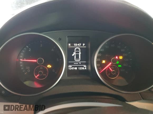 ✅ 2012 Volkswagen Golf TDI • VIN: WVWDM7AJ1CW334643 • Lot: 81159435. Listed on Copart with 124,748 mi. Free auction sales archive from the USA and detailed vehicle history report at DreamBid. Image 9.