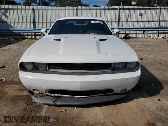 ✅ 2014 Dodge Challenger SXT • VIN: 2C3CDYAG6EH233786 • Lot: 74821874. Wystawiony na Copart z przebiegiem Nie podano. Bezpłatny archiwum sprzedaży aukcyjnych z USA i szczegółowy raport historii pojazdu na DreamBid. Zdjęcie 5.