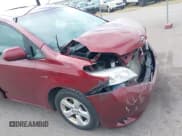 ✅ 2016 Toyota Sienna LE • VIN: 5TDKK3DC9GS728500 • Lot: 43289979. Wystawiony na IAAI z przebiegiem 228 076 mil. Bezpłatny archiwum sprzedaży aukcyjnych z USA i szczegółowy raport historii pojazdu na DreamBid. Zdjęcie 6.