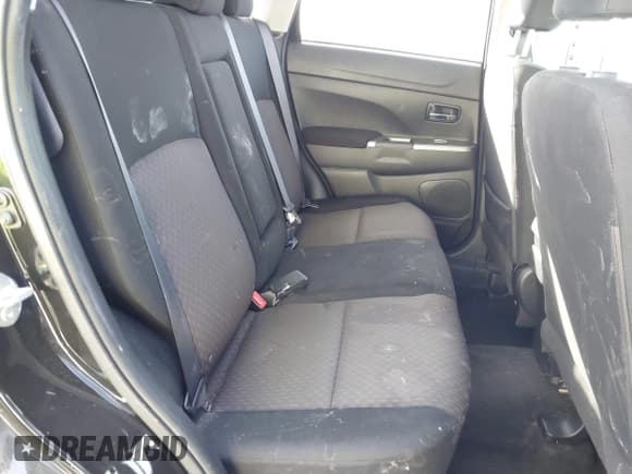 ✅ 2019 Mitsubishi Outlander ES • VIN: JA4AP3AU7KU034204 • Lot: 43580262. Wystawiony na IAAI z przebiegiem 64 273 mil. Bezpłatny archiwum sprzedaży aukcyjnych z USA i szczegółowy raport historii pojazdu na DreamBid. Zdjęcie 8.