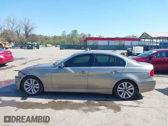 ✅ 2008 BMW 3 Series 335i • VIN: WBAVB77568NH78845 • Лот: 42060251. Опубликован ранее на IAAI с пробегом 221 455 миль. Бесплатный доступ к архиву аукционных продаж из США и подробный отчёт об истории автомобиля на DreamBid. Изображение 14.
