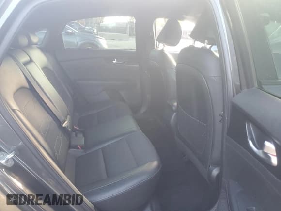 ✅ 2021 Kia Forte GT-Line • VIN: 3KPF34AD4ME323328 • Lot: 90888435. Wystawiony na Copart z przebiegiem 147 344 mil. Bezpłatny archiwum sprzedaży aukcyjnych z USA i szczegółowy raport historii pojazdu na DreamBid. Zdjęcie 10.