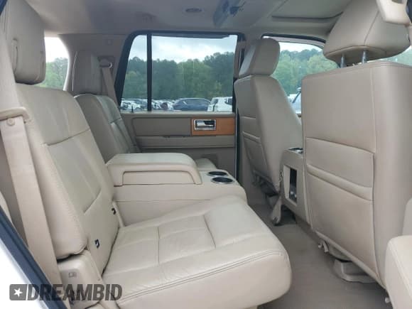 ✅ 2007 Lincoln Navigator • VIN: 5LMFU27567LJ15649 • Lot: 50902735. Wystawiony na Copart z przebiegiem 177 620 mil. Bezpłatny archiwum sprzedaży aukcyjnych z USA i szczegółowy raport historii pojazdu na DreamBid. Zdjęcie 11.