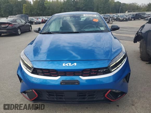 ✅ 2023 Kia Forte GT • VIN: 3KPF44AC3PE628098 • Lot: 84584565. Wystawiony na Copart z przebiegiem 16 237 mil. Bezpłatny archiwum sprzedaży aukcyjnych z USA i szczegółowy raport historii pojazdu na DreamBid. Zdjęcie 5.