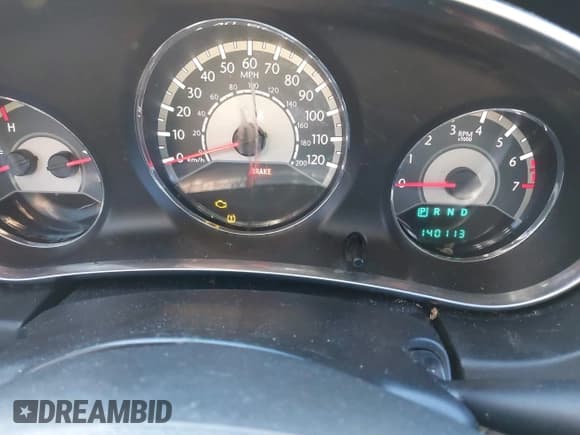 ✅ 2014 Chrysler 200 LX • VIN: 1C3CCBAB7EN214028 • Lot: 43619428. Wystawiony na IAAI z przebiegiem 140 113 mil. Bezpłatny archiwum sprzedaży aukcyjnych z USA i szczegółowy raport historii pojazdu na DreamBid. Zdjęcie 7.