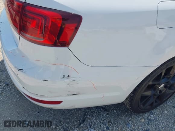 ✅ 2014 Volkswagen Jetta GLI • VIN: 3VW4T7AJ4EM301820 • Lot: 42994517. Listed on IAAI with 78,527 mi. Free auction sales archive from the USA and detailed vehicle history report at DreamBid. Image 17.