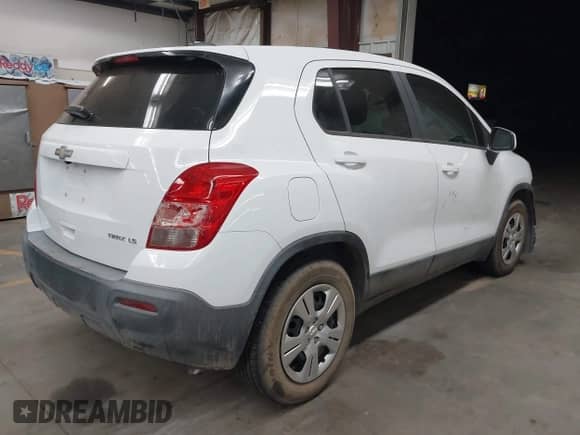 2016 Chevrolet Trax LS z VIN KL7CJKSB9GB584625, wystawiony jako IAAI lot #43358803 z przebiegiem 110 649 mil mil oraz . Historia ofert i sprzedaży dostępna na DreamBid. Obrazek 4.