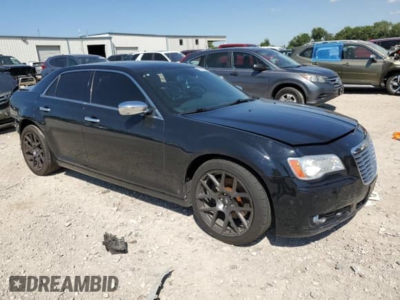 ✅ 2013 Chrysler 300 C • VIN: 2C3CCAET7DH666260 • Лот: 68912145. Опубликован ранее на Copart с пробегом 115 633 миль. Бесплатный доступ к архиву аукционных продаж из США и подробный отчёт об истории автомобиля на DreamBid. Изображение 4.