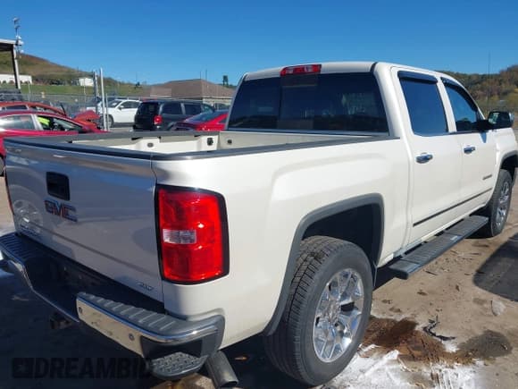 ✅ 2014 GMC Sierra 1500 SLT • VIN: 3GTU2VEC0EG472505 • Lot: 43461657. Listed on IAAI with 85,554 mi. Free auction sales archive from the USA and detailed vehicle history report at DreamBid. Image 4.