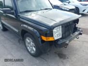 ✅ 2008 Jeep Commander Limited • VIN: 1J8HG58288C145792 • Lot: 42838413. Wystawiony na IAAI z przebiegiem 193 485 mil. Bezpłatny archiwum sprzedaży aukcyjnych z USA i szczegółowy raport historii pojazdu na DreamBid. Zdjęcie 13.