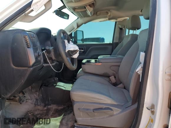 ✅ 2018 GMC Sierra 2500HD • VIN: 1GT12REY1JF103427 • Лот: 77546974. Опубликован ранее на Copart с пробегом 157 866 миль. Бесплатный доступ к архиву аукционных продаж из США и подробный отчёт об истории автомобиля на DreamBid. Изображение 7.