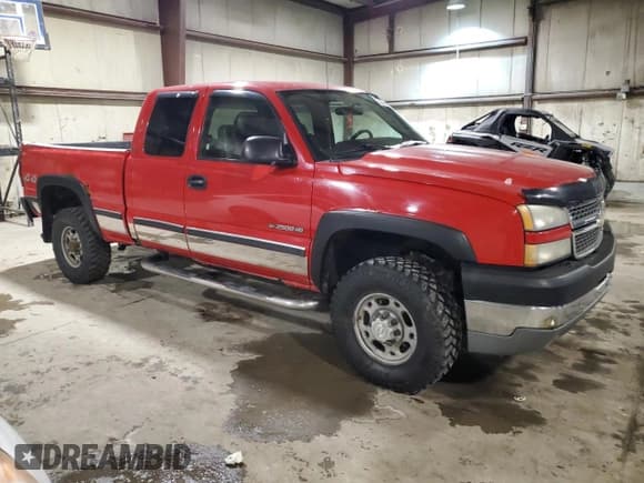 ✅ 2005 Chevrolet Silverado 2500HD LT • VIN: 1GCHK29U95E316280 • Lot: 45484385. Listed on Copart with 165,218 mi. Free auction sales archive from the USA and detailed vehicle history report at DreamBid. Image 4.