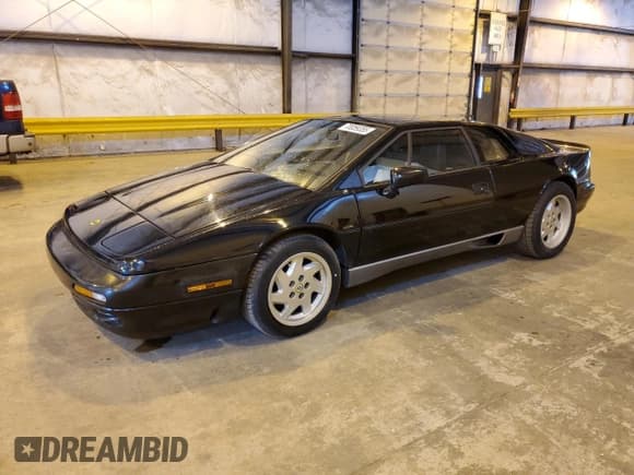 ✅ 1989 Lotus Esprit • VIN: SCCFC20A7KHF62571 • Lot: 70059355. Wystawiony na Copart z przebiegiem 3 862 mil. Bezpłatny archiwum sprzedaży aukcyjnych z USA i szczegółowy raport historii pojazdu na DreamBid. Zdjęcie 1.