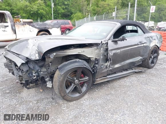 ✅ 2016 Ford Mustang V6 • VIN: 1FATP8EM4G5236012 • Lot: 42240455. Wystawiony na IAAI z przebiegiem 83 899 mil. Bezpłatny archiwum sprzedaży aukcyjnych z USA i szczegółowy raport historii pojazdu na DreamBid. Zdjęcie 2.