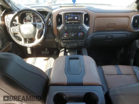 ✅ 2021 Chevrolet Silverado 1500 High Country • VIN: 1GCUYHEL3MZ109341 • Lot: 72983814. Wystawiony na Copart z przebiegiem 58 522 mil. Bezpłatny archiwum sprzedaży aukcyjnych z USA i szczegółowy raport historii pojazdu na DreamBid. Zdjęcie 8.