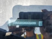 ✅ 2016 Ford Transit XL • VIN: 1FBVU4XG9GKA54999 • Лот: 63011995. Опубликован ранее на Copart с пробегом 105 962 миль. Бесплатный доступ к архиву аукционных продаж из США и подробный отчёт об истории автомобиля на DreamBid. Изображение 13.