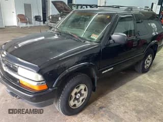 ✅ 2003 Chevrolet Blazer LS • VIN: 1GNCT18X83K175026 • Lot: 69479335. Wystawiony na Copart z przebiegiem 200 297 mil. Bezpłatny archiwum sprzedaży aukcyjnych z USA i szczegółowy raport historii pojazdu na DreamBid. Zdjęcie 2.