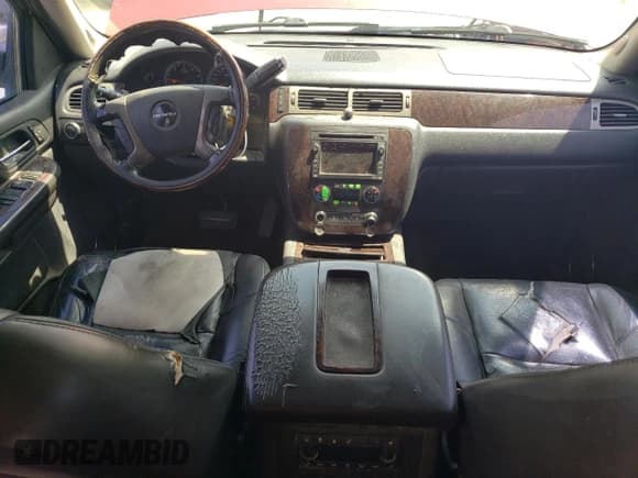 ✅ 2009 GMC Yukon XL • VIN: 1GKFK06249R282055 • Lot: 70629845. Wystawiony na Copart z przebiegiem 317 939 mil. Bezpłatny archiwum sprzedaży aukcyjnych z USA i szczegółowy raport historii pojazdu na DreamBid. Zdjęcie 8.