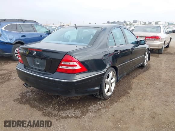 ✅ 2006 Mercedes-Benz C 230 Sport • VIN: WDBRF52H46A839415 • Lot: 42663452. Wystawiony na IAAI z przebiegiem 248 050 mil. Bezpłatny archiwum sprzedaży aukcyjnych z USA i szczegółowy raport historii pojazdu na DreamBid. Zdjęcie 4.
