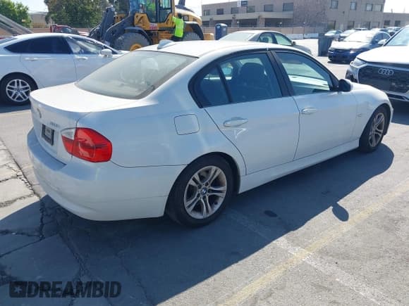 ✅ 2008 BMW 3 Series 328i • VIN: WBAVC53518FZ84671 • Lot: 42882549. Listed on IAAI with 191,778 mi. Free auction sales archive from the USA and detailed vehicle history report at DreamBid. Image 4.