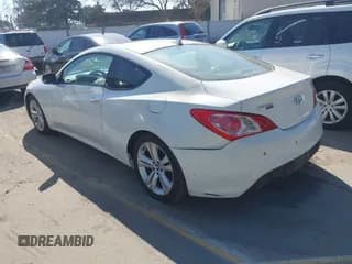 ✅ 2011 Hyundai Genesis Coupe Track • VIN: KMHHU6KH8BU065294 • Lot: 41667777. Wystawiony na IAAI z przebiegiem 179 251 mil. Bezpłatny archiwum sprzedaży aukcyjnych z USA i szczegółowy raport historii pojazdu na DreamBid. Zdjęcie 3.