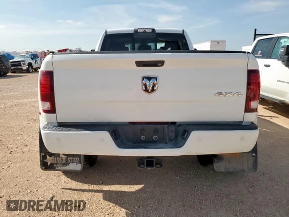 ✅ 2018 Ram 3500 Laramie • VIN: 3C63RRML4JG324083 • Lot: 63160795. Wystawiony na Copart z przebiegiem 169 022 mil. Bezpłatny archiwum sprzedaży aukcyjnych z USA i szczegółowy raport historii pojazdu na DreamBid. Zdjęcie 6.