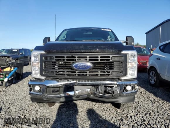 ✅ 2024 Ford F-250 XL • VIN: 1FT7W2BA2REC74895 • Lot: 84036845. Wystawiony na Copart z przebiegiem 85 221 mil. Bezpłatny archiwum sprzedaży aukcyjnych z USA i szczegółowy raport historii pojazdu na DreamBid. Zdjęcie 5.