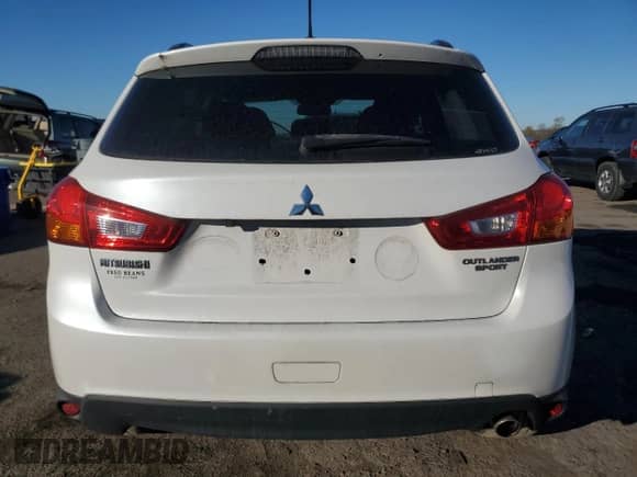 2013 Mitsubishi Outlander SE z VIN 4A4AR4AU8DE003443, wystawiony jako Copart lot #90261605 z przebiegiem 103 597 mil mil oraz Czysty tytuł • Clean title. Historia ofert i sprzedaży dostępna na DreamBid. Obrazek 6.