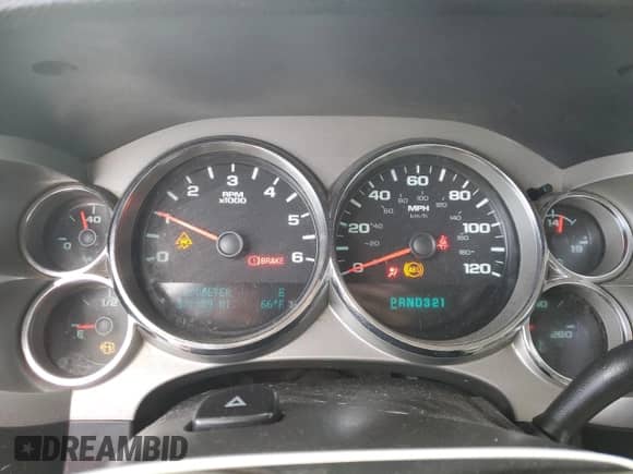 2011 Chevrolet Silverado 1500 LT z VIN 1GCRCSEA4BZ403876, wystawiony jako Copart lot #56287935 z przebiegiem 331 859 mil mil oraz Szkoda całkowita • Salvage title. Historia ofert i sprzedaży dostępna na DreamBid. Obrazek 9.