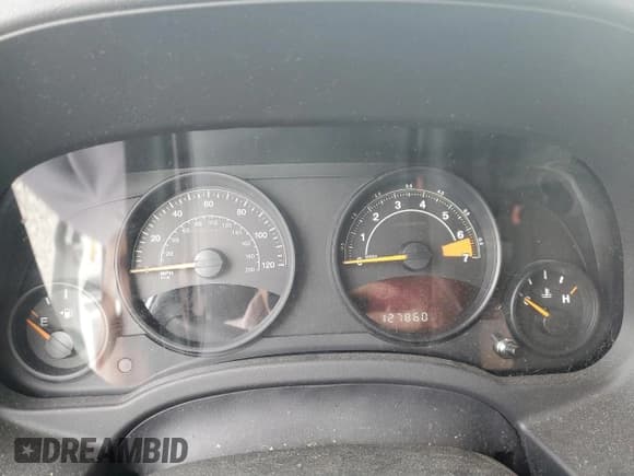 ✅ 2017 Jeep Patriot Sport SE • VIN: 1C4NJPBAXHD140479 • Lot: 80624914. Listed on Copart with 127,860 mi. Free auction sales archive from the USA and detailed vehicle history report at DreamBid. Image 9.