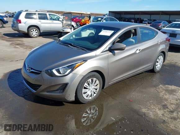 2016 Hyundai Elantra SE z VIN 5NPDH4AE8GH695143, wystawiony jako IAAI lot #43482332 z przebiegiem Nie podano mil oraz . Historia ofert i sprzedaży dostępna na DreamBid. Obrazek 19.