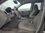 ✅ 2015 Chevrolet Traverse LT • VIN: 1GNKRHKD1FJ179866 • Lot: 84394625. Wystawiony na Copart z przebiegiem 225 867 mil. Bezpłatny archiwum sprzedaży aukcyjnych z USA i szczegółowy raport historii pojazdu na DreamBid. Zdjęcie 7.