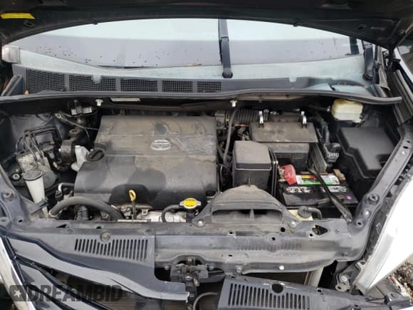 ✅ 2015 Toyota Sienna LE • VIN: 5TDKK3DC8FS590169 • Lot: 67040995. Wystawiony na Copart z przebiegiem 132 519 mil. Bezpłatny archiwum sprzedaży aukcyjnych z USA i szczegółowy raport historii pojazdu na DreamBid. Zdjęcie 12.