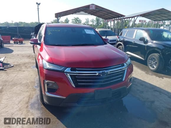 ✅ 2022 Chevrolet Traverse LT • VIN: 1GNEVHKW9NJ146039 • Lot: 42237408. Wystawiony na IAAI z przebiegiem 42 550 mil. Bezpłatny archiwum sprzedaży aukcyjnych z USA i szczegółowy raport historii pojazdu na DreamBid. Zdjęcie 13.
