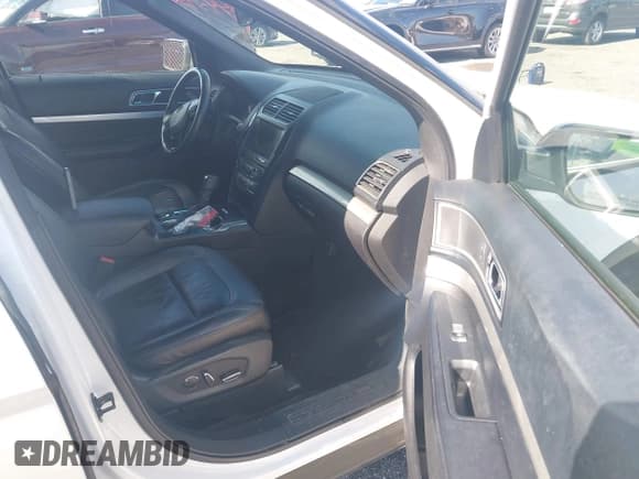 ✅ 2016 Ford Explorer XLT • VIN: 1FM5K8DH2GGB16070 • Lot: 43493938. Wystawiony na IAAI z przebiegiem 153 854 mil. Bezpłatny archiwum sprzedaży aukcyjnych z USA i szczegółowy raport historii pojazdu na DreamBid. Zdjęcie 5.