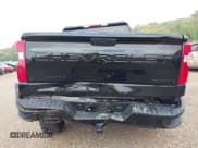 ✅ 2021 Chevrolet Silverado 1500 Custom Trail Boss • VIN: 1GCPYCEF4MZ280352 • Lot: 43280365. Wystawiony na IAAI z przebiegiem 100 715 mil. Bezpłatny archiwum sprzedaży aukcyjnych z USA i szczegółowy raport historii pojazdu na DreamBid. Zdjęcie 16.