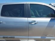 ✅ 2019 Toyota Tundra Limited • VIN: 5TFHY5F16KX811241 • Lot: 43037701. Wystawiony na IAAI z przebiegiem 92 505 mil. Bezpłatny archiwum sprzedaży aukcyjnych z USA i szczegółowy raport historii pojazdu na DreamBid. Zdjęcie 13.