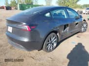 ✅ 2024 Tesla Model 3 • VIN: 5YJ3E1EA1RF749104 • Lot: 43182477. Wystawiony na IAAI z przebiegiem 18 569 mil. Bezpłatny archiwum sprzedaży aukcyjnych z USA i szczegółowy raport historii pojazdu na DreamBid. Zdjęcie 4.