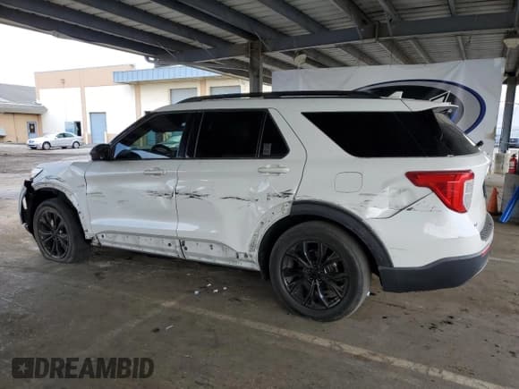 ✅ 2020 Ford Explorer XLT • VIN: 1FMSK8DH3LGC82689 • Лот: 72102735. Опубликован ранее на Copart с пробегом 71 815 миль. Бесплатный доступ к архиву аукционных продаж из США и подробный отчёт об истории автомобиля на DreamBid. Изображение 2.