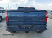 ✅ 2019 Chevrolet Silverado 1500 RST • VIN: 1GCUYEED4KZ149691 • Lot: 70475844. Wystawiony na Copart z przebiegiem Nie podano. Bezpłatny archiwum sprzedaży aukcyjnych z USA i szczegółowy raport historii pojazdu na DreamBid. Zdjęcie 6.