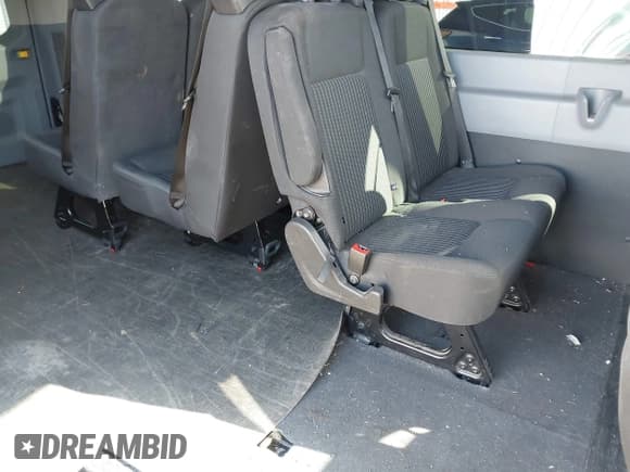 ✅ 2017 Ford Transit XLT • VIN: 1FBAX2CG4HKA61618 • Лот: 43462105. Опубликован ранее на IAAI с пробегом 207 307 миль. Бесплатный доступ к архиву аукционных продаж из США и подробный отчёт об истории автомобиля на DreamBid. Изображение 8.