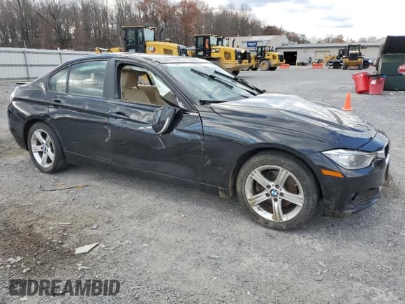 ✅ 2015 BMW 3 Series 320i xDrive • VIN: WBA3C3G58FNS74126 • Lot: 92340875. Listed on Copart with 177,006 mi. Free auction sales archive from the USA and detailed vehicle history report at DreamBid. Image 4.